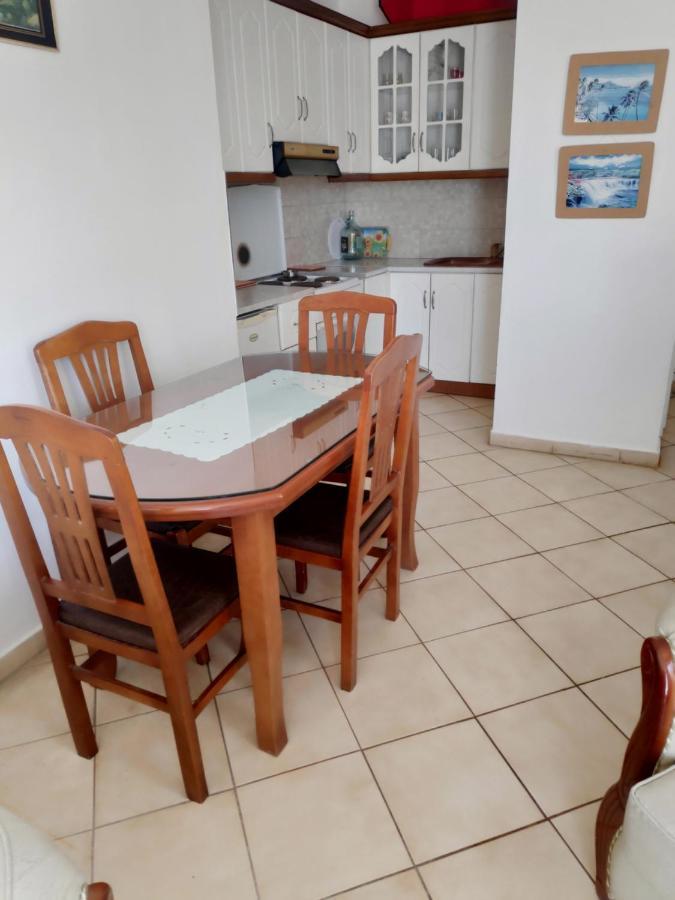 Private Studio Sea View 2 Minutes Away From Beach Saranda Dış mekan fotoğraf
